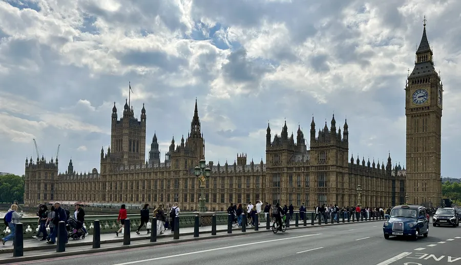 Westminster, Big Ben and Buckingham Palace with Private Transfer